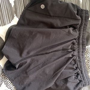 Lululemon size 6 runner shorts with liner 2.5 inch